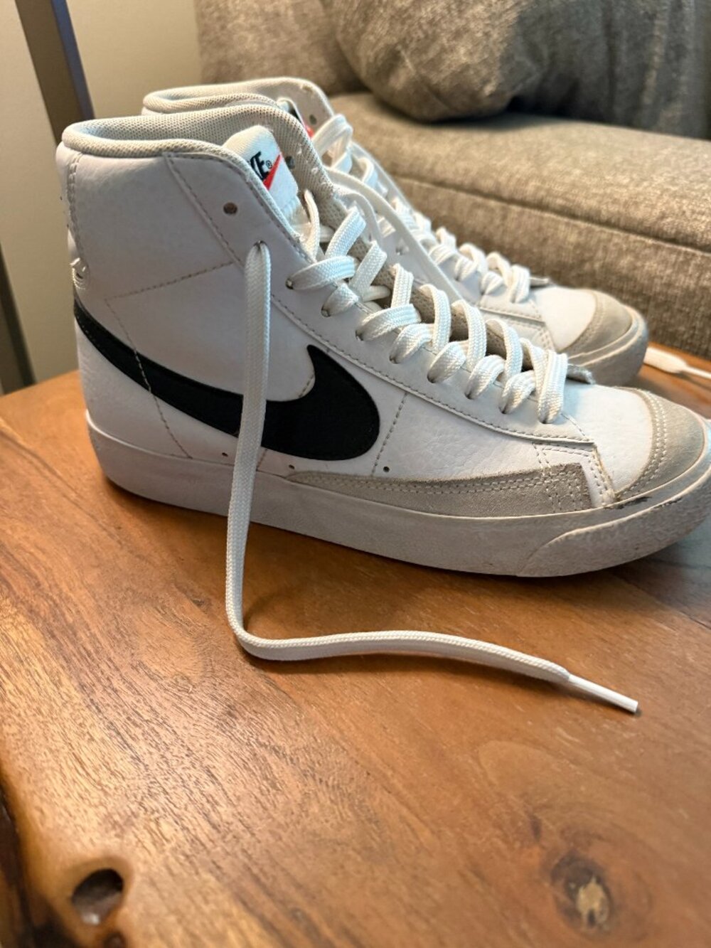 Nike Blazer Mid '77 - EUC - 4.5 Youth / 6 Women